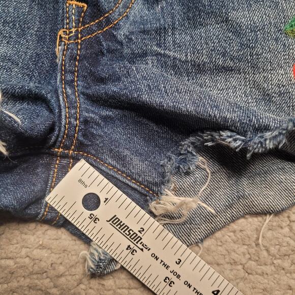 Levis 501 Shorts Womens 27 Blue Denim Cutoff Raw Hem Cherry Embroidered Boho - Picture 7 of 8